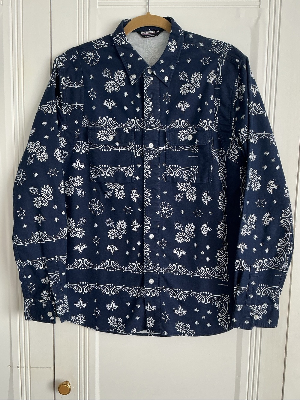 Undefeated Navy Bandana Print Flannel Shirt Men’s Size M Button Front Streetwear